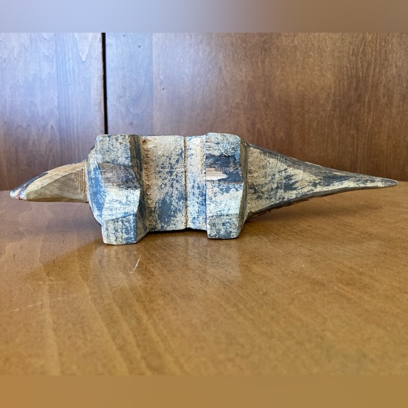 Vintage Hand Carved Wooden Armadillo Figure - Picture 8 of 10